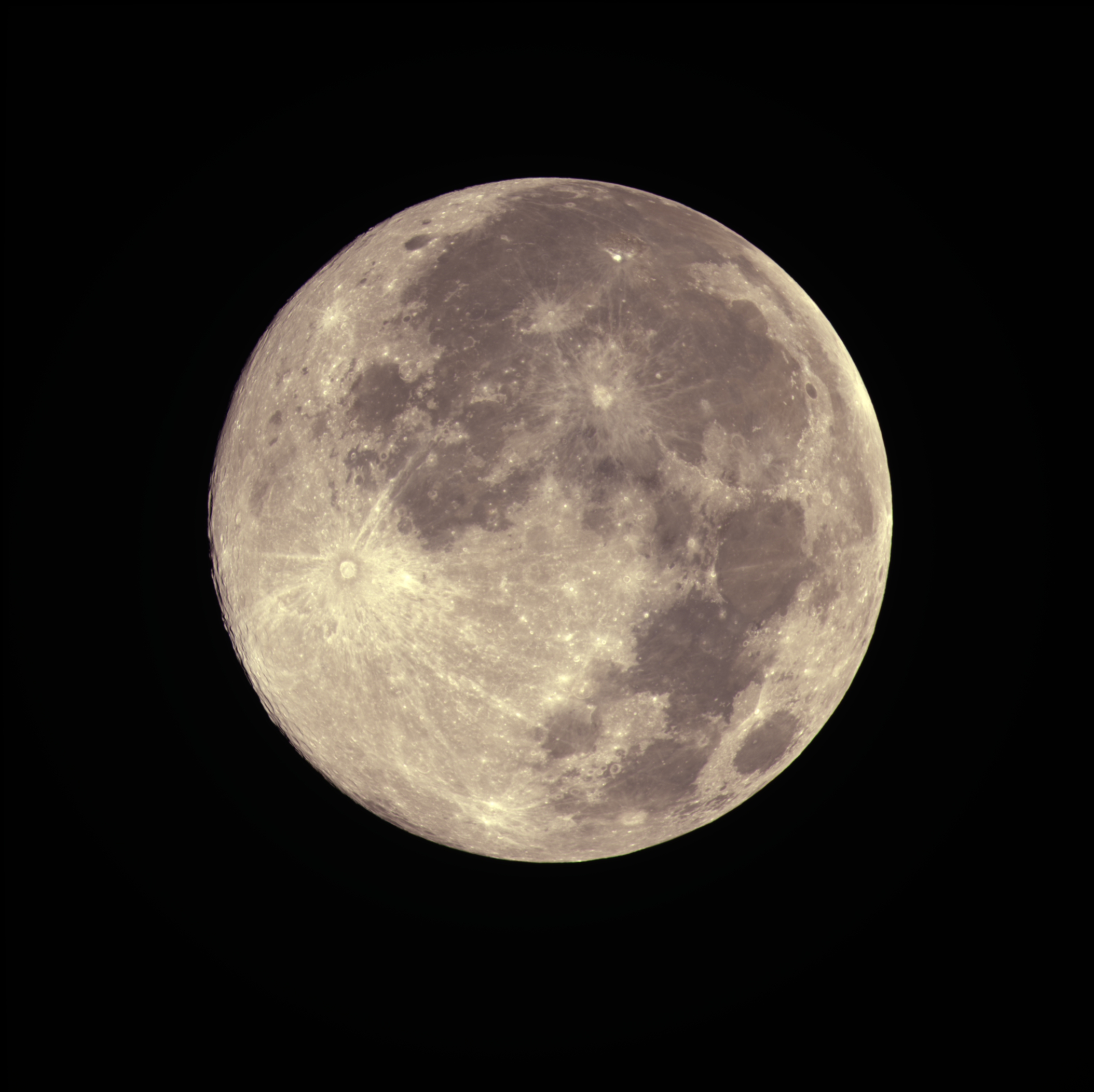 Moon_530mm_20210226-0081_RGB_Integ_r_PI_01_20210227_et.jpg