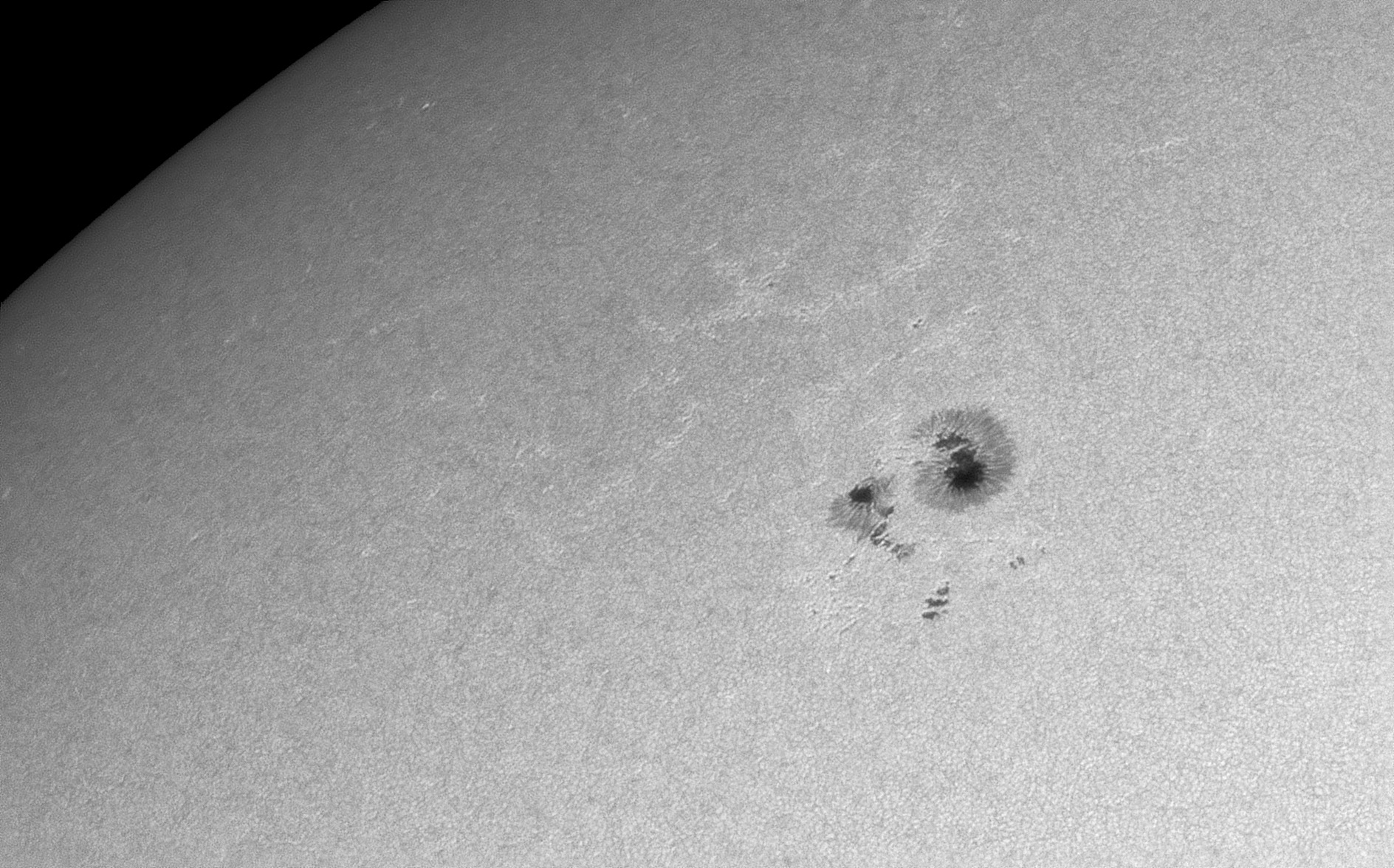 AR12822-002.jpg