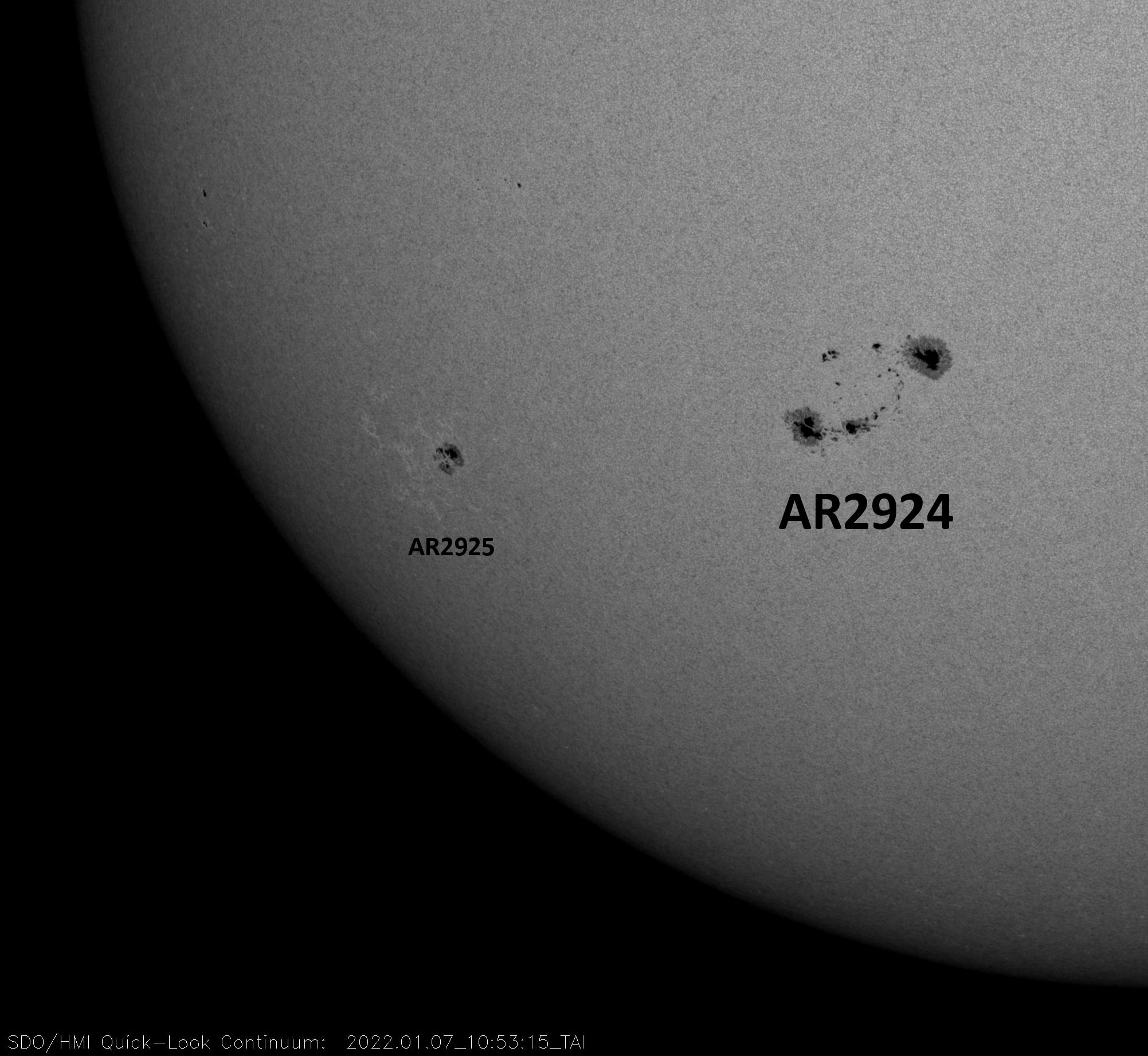 7-1-2022 1053z SDO latest_4096_HMII.jpg