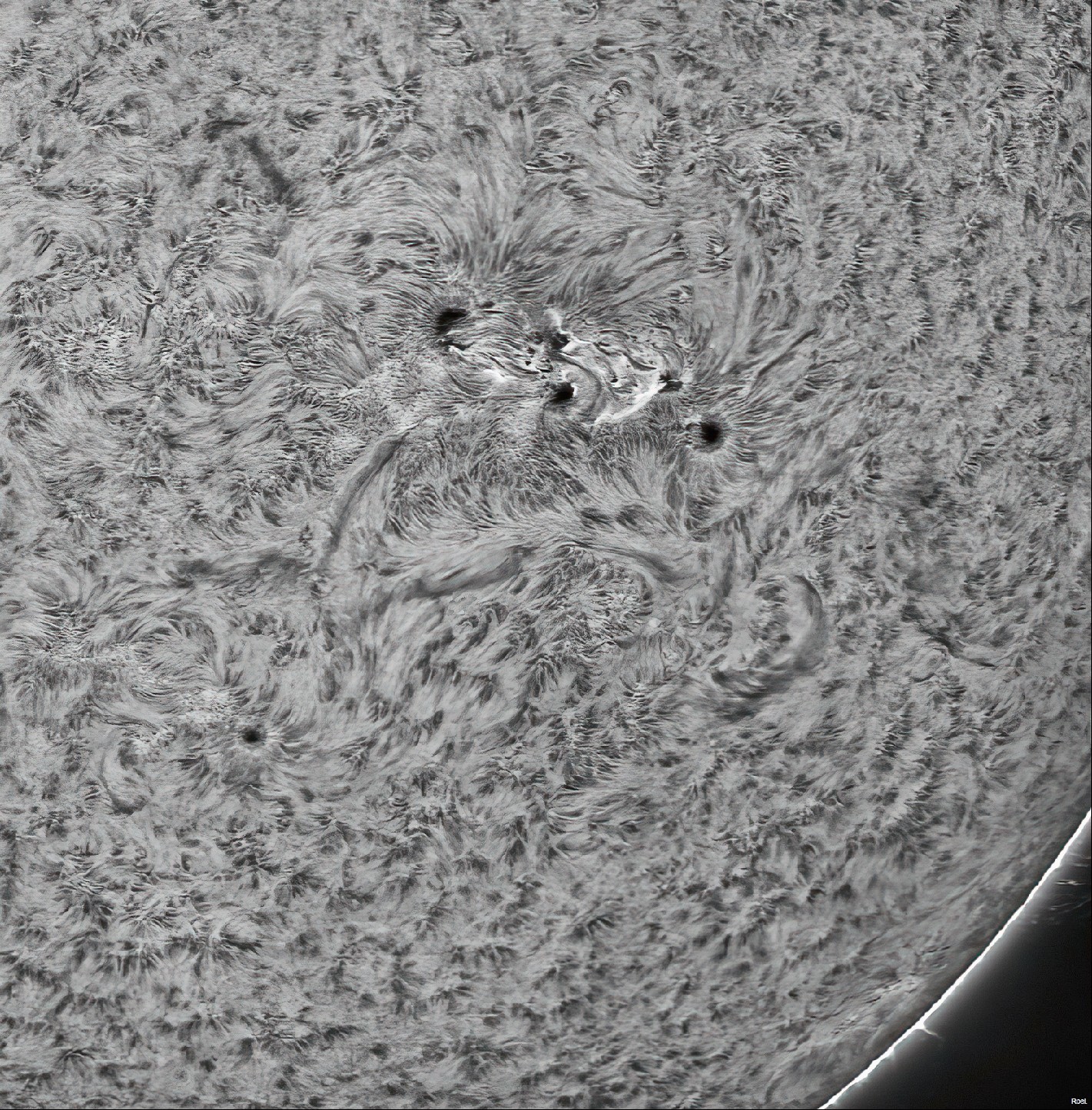 Mosaico solar del 28 de Abril 2024-Stellarvue-Daystar-1az-pos-85%.jpg